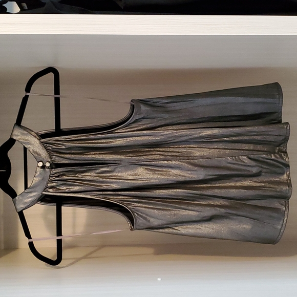 Solid Halter Blouse - Picture 3 of 8